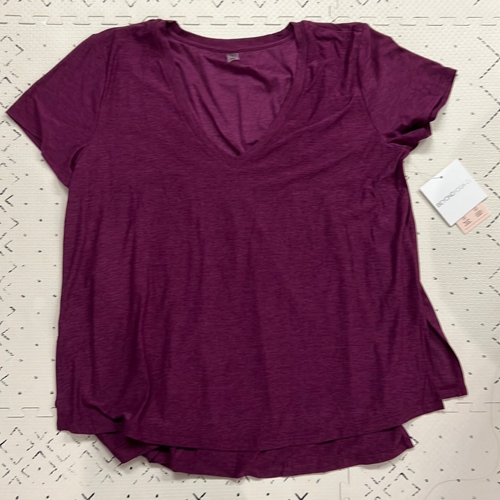 Beyond the bump beyond yoga Featherweight Cozy Cover Maternity Nursing Tee NWT